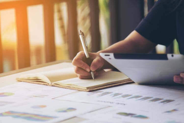 Thesis Writing Services and Thesis Writer for your phd or bachelor’s